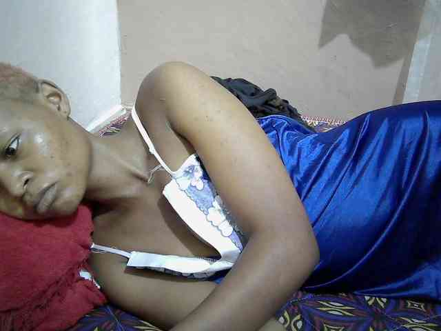 Hotdreamteen001 webcam