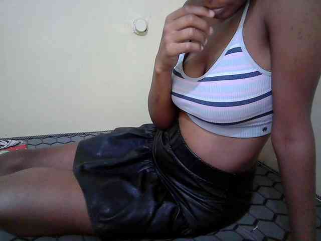 Hotdreamteen001 webcam