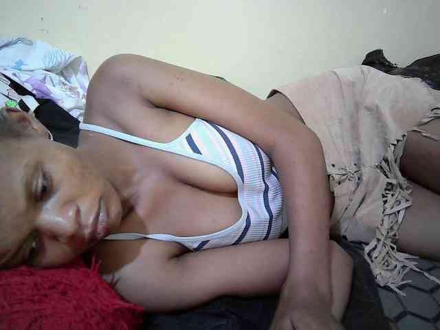 Hotdreamteen001 webcam