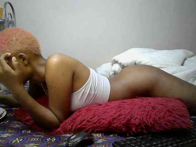 Hotdreamteen001 webcam