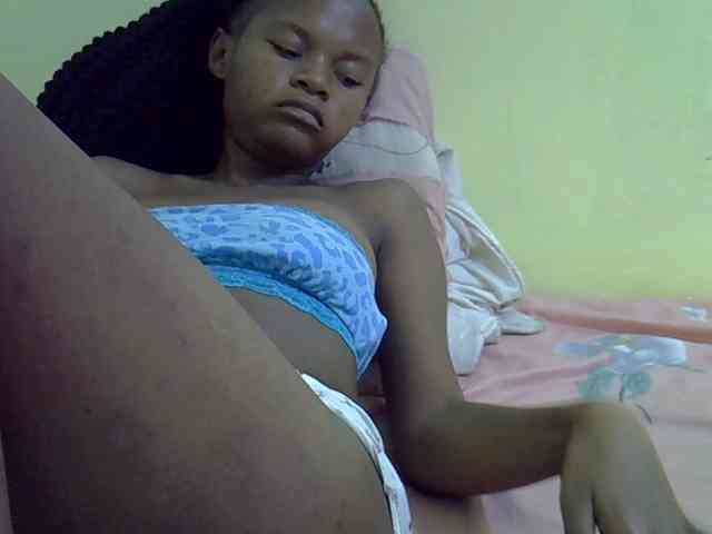 Hotdreamteen001 webcam