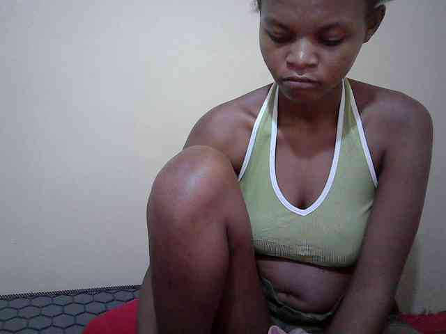 Hotdreamteen001 webcam