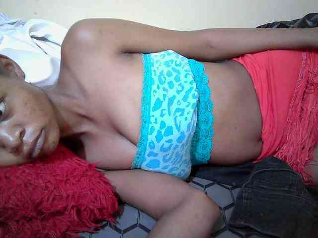 Hotdreamteen001 webcam