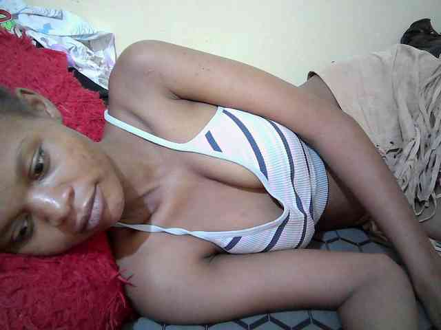 Hotdreamteen001 webcam