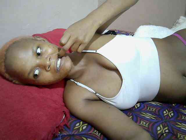 Hotdreamteen001 webcam