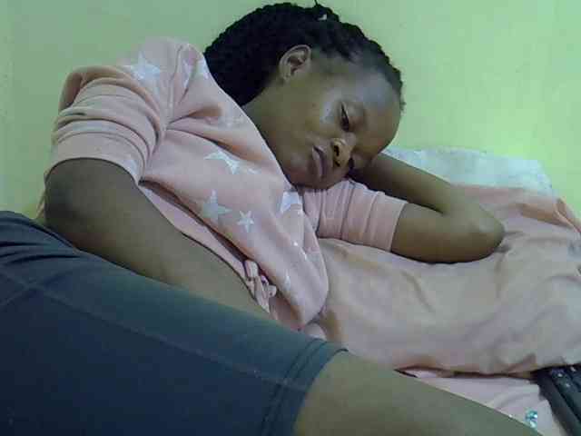 Hotdreamteen001 webcam