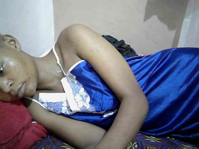 Hotdreamteen001 webcam