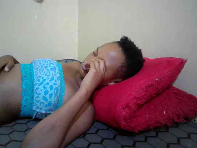 Hotdreamteen001 webcam