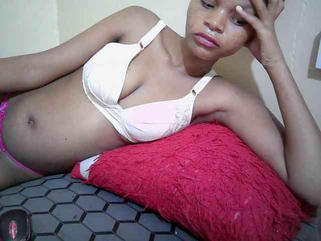 Hotdreamteen001 webcam