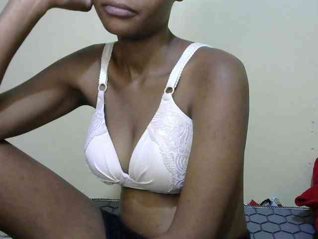 Hotdreamteen001 webcam