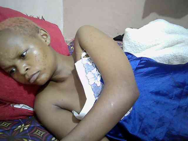 Hotdreamteen001 webcam