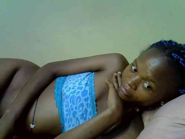 Hotdreamteen001 webcam