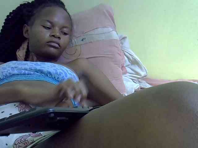 Hotdreamteen001 webcam