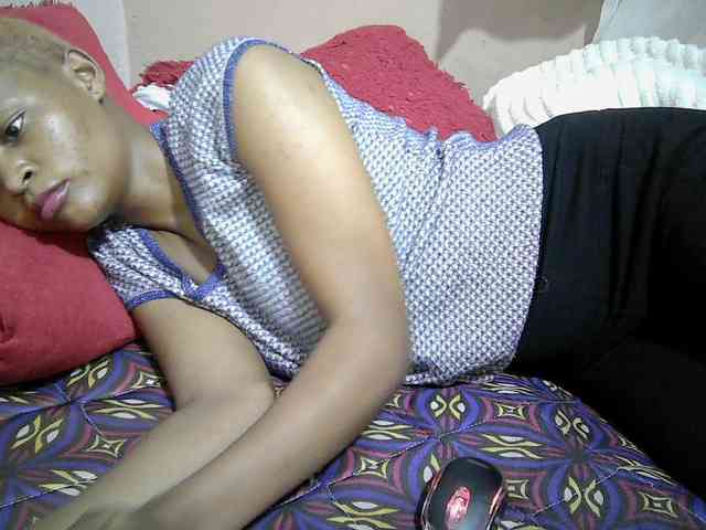 Hotdreamteen001 Live Webcam on BongaCams