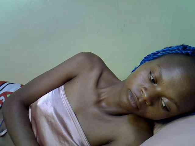 Hotdreamteen001 webcam