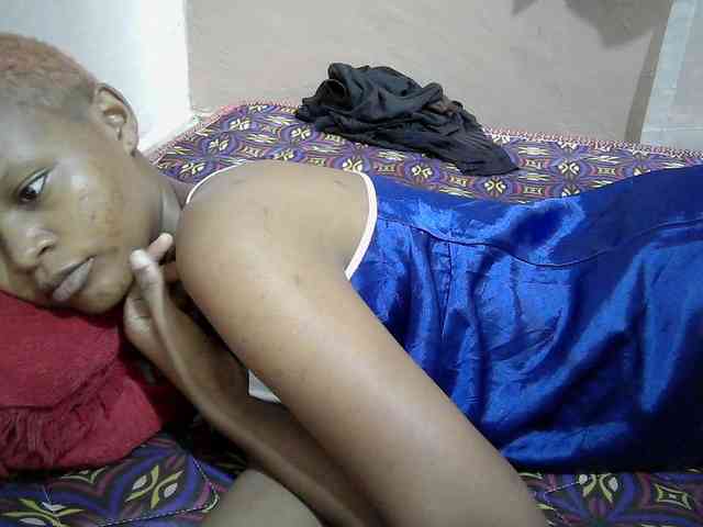 Hotdreamteen001 webcam