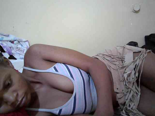 Hotdreamteen001 webcam