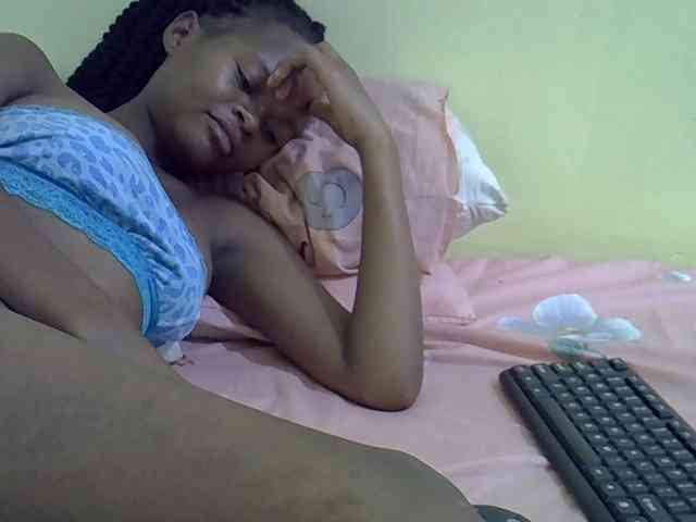 Hotdreamteen001 webcam