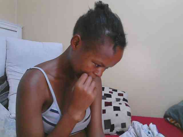 Hotdreamteen001 webcam