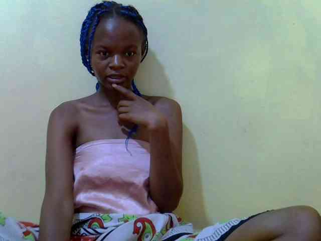 Hotdreamteen001 Live Webcam on BongaCams