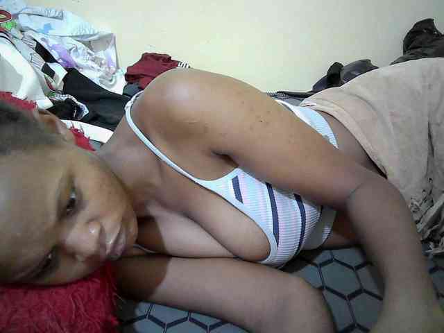 Hotdreamteen001 webcam