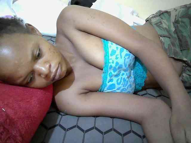 Hotdreamteen001 webcam