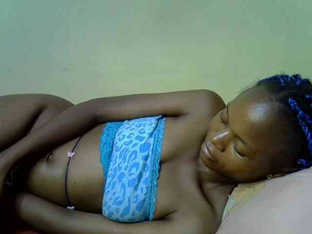 Hotdreamteen001 webcam