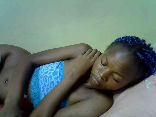 Hotdreamteen001 webcam