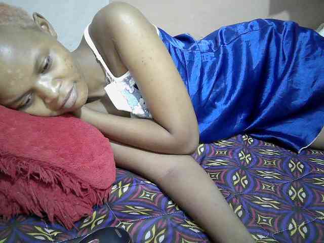 Hotdreamteen001 webcam