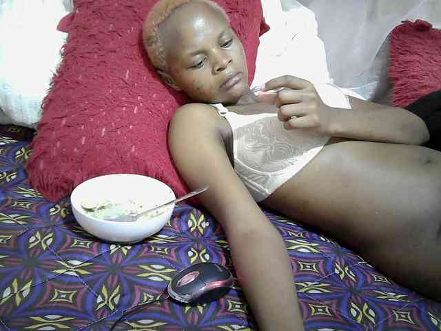 Hotdreamteen001 webcam