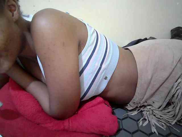 Hotdreamteen001 webcam