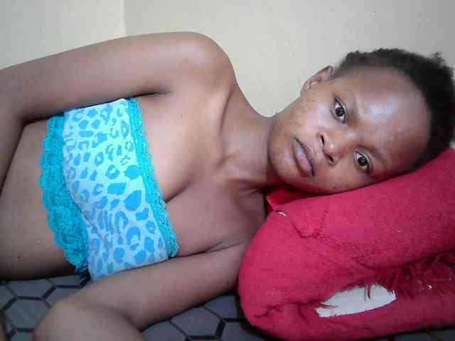 Hotdreamteen001 webcam