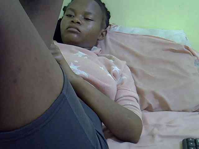 Hotdreamteen001 webcam