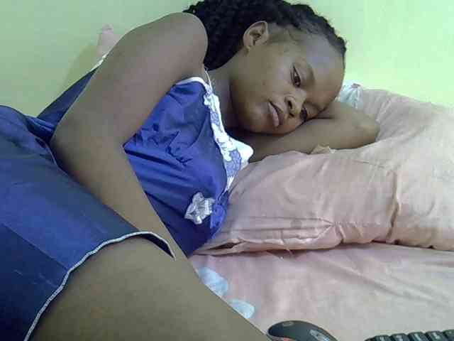 Hotdreamteen001 webcam