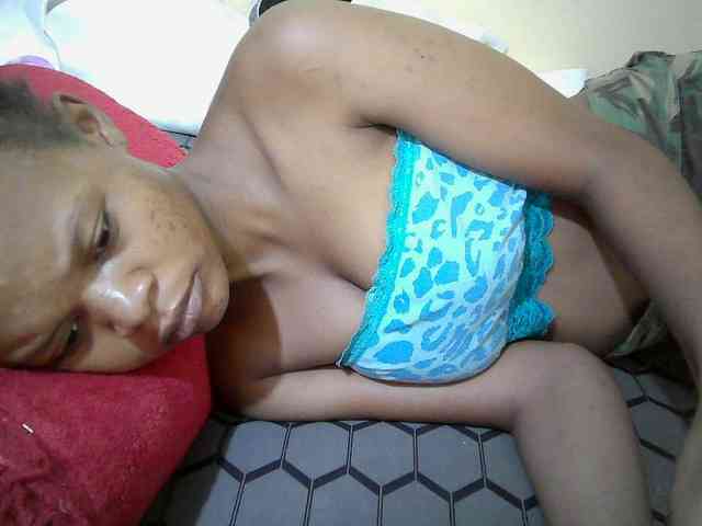 Hotdreamteen001 webcam