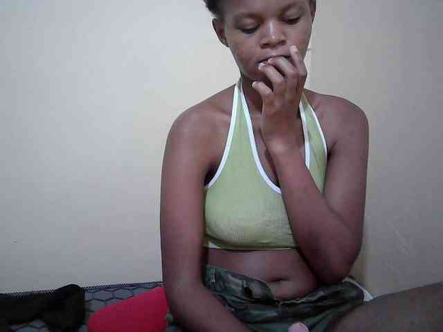 Hotdreamteen001 webcam