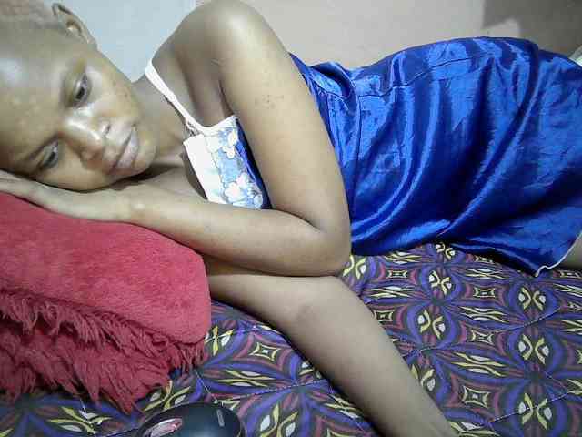 Hotdreamteen001 webcam