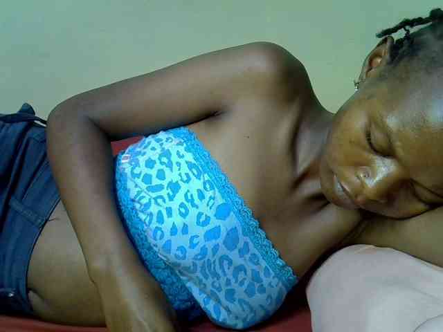 Hotdreamteen001 webcam