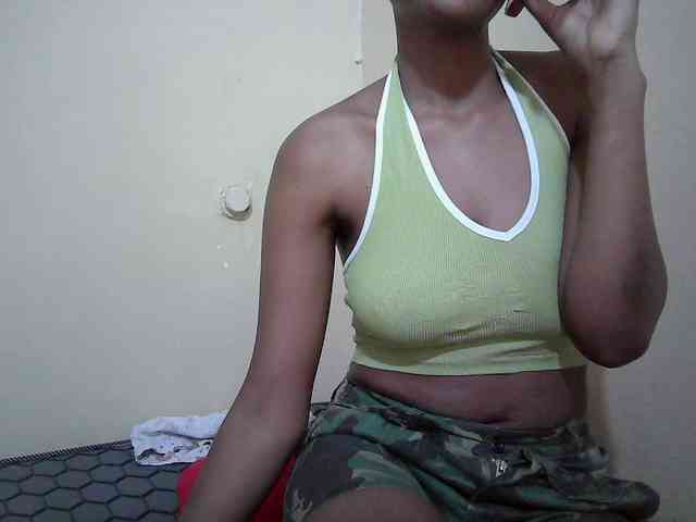 Hotdreamteen001 webcam