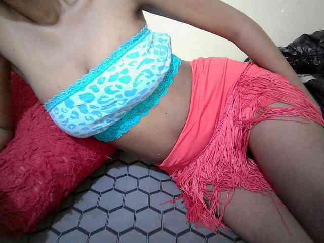 Hotdreamteen001 webcam