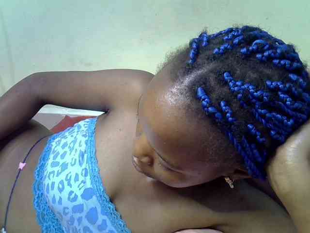 Hotdreamteen001 webcam