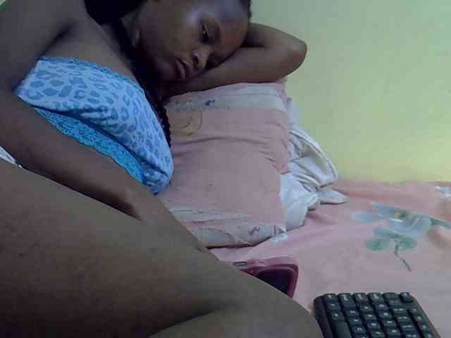 Hotdreamteen001 webcam