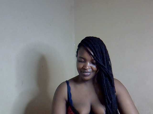 sexyveemani webcam bongacams model stream image