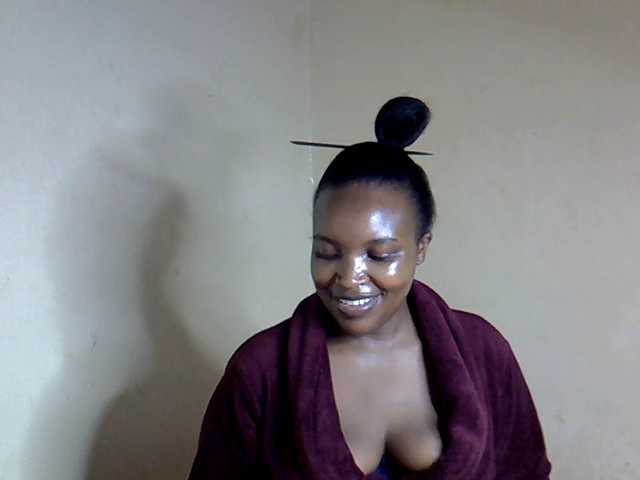 sexyveemani's BongaCams show and profile