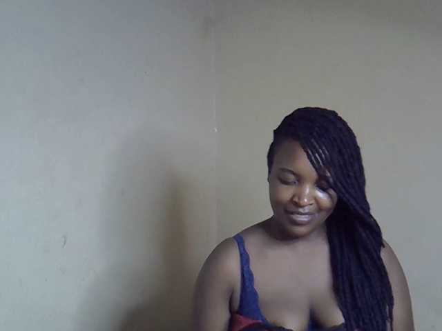 sexyveemani webcam bongacams model stream image