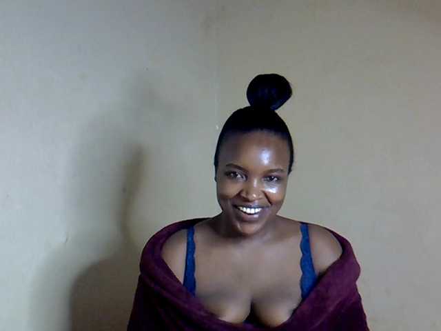 sexyveemani from BongaCams