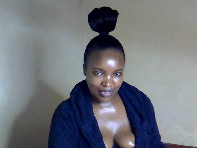 sexyveemani webcam bongacams model stream image