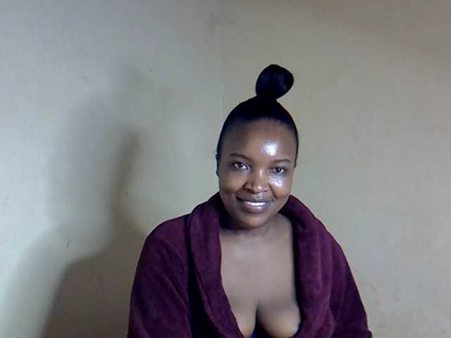 sexyveemani's BongaCams show and profile