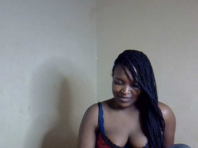 sexyveemani webcam bongacams model stream image