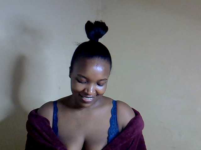 sexyveemani's BongaCams show and profile